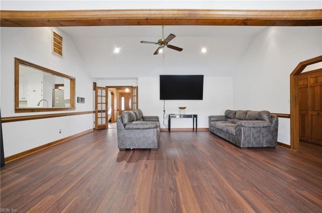 4032 Lakeview DR, Chesapeake, VA 23323