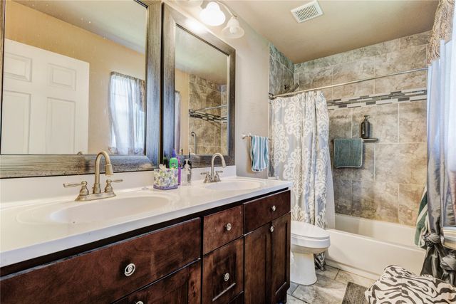 104 Richard Lane, Azle, TX 76020