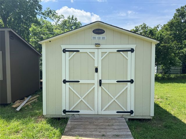 104 Richard Lane, Azle, TX 76020