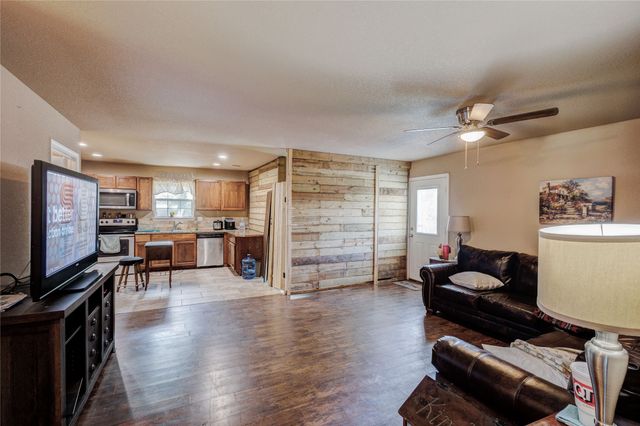 104 Richard Lane, Azle, TX 76020