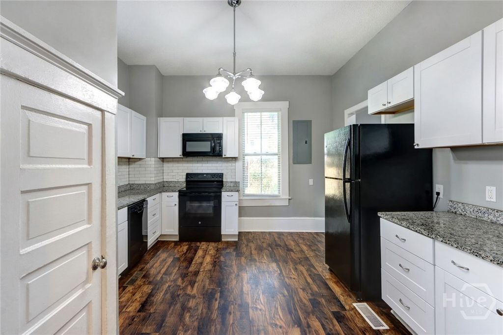 Image 14 of property listing at 510-512 W 39th Street, Savannah, GA 31415