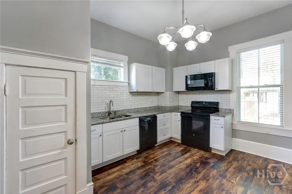 Image 15 of property listing at 510-512 W 39th Street, Savannah, GA 31415