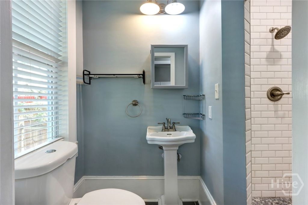 Image 20 of property listing at 510-512 W 39th Street, Savannah, GA 31415