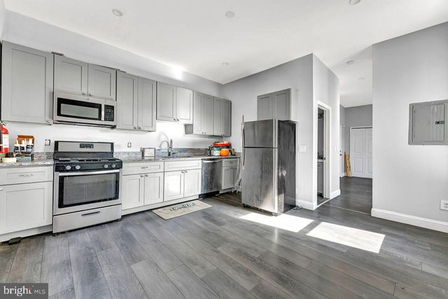 609 BRUNSWICK AVE, Trenton, NJ 08638