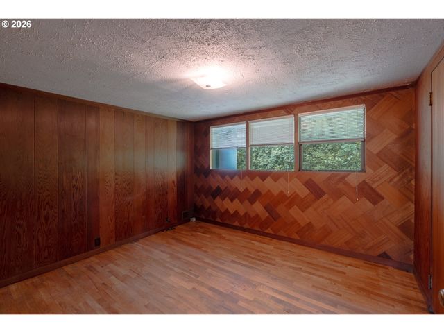 3535 Sw BUDDINGTON St, Portland, OR 97219