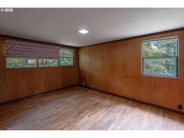3535 Sw BUDDINGTON St, Portland, OR 97219
