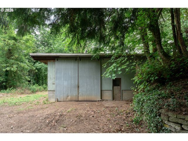 3535 Sw BUDDINGTON St, Portland, OR 97219