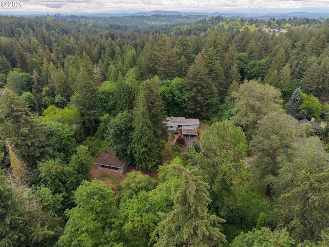 3535 Sw BUDDINGTON St, Portland, OR 97219