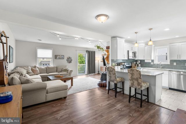 128 E GREEN VALLEY CIR, Newark, DE 19711