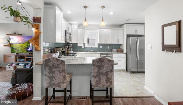 128 E GREEN VALLEY CIR, Newark, DE 19711