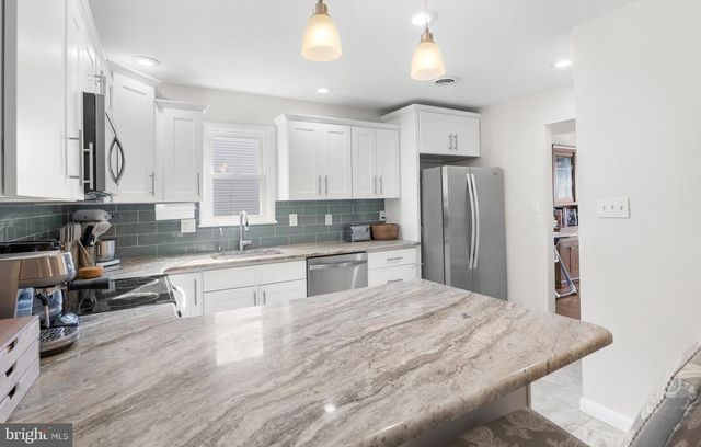 128 E GREEN VALLEY CIR, Newark, DE 19711