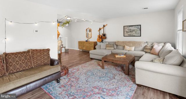 128 E GREEN VALLEY CIR, Newark, DE 19711