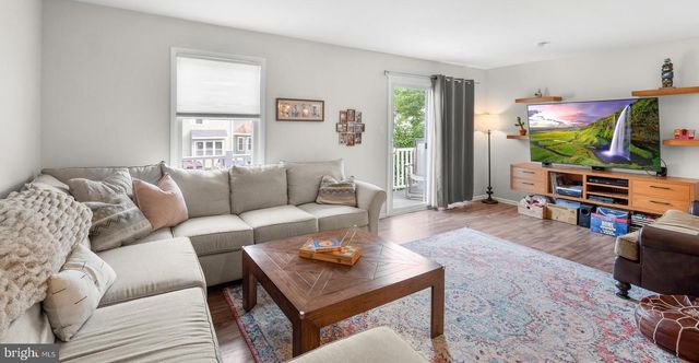 128 E GREEN VALLEY CIR, Newark, DE 19711