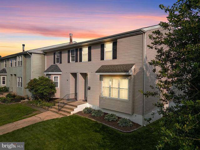 128 E GREEN VALLEY CIR, Newark, DE 19711