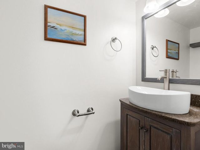 128 E GREEN VALLEY CIR, Newark, DE 19711