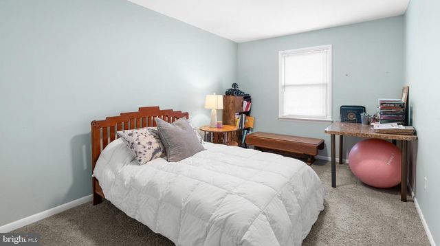 128 E GREEN VALLEY CIR, Newark, DE 19711