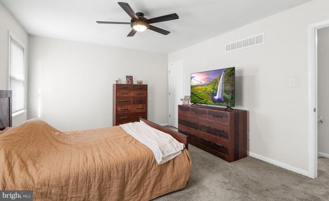 128 E GREEN VALLEY CIR, Newark, DE 19711