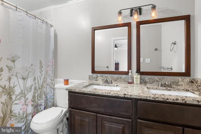 128 E GREEN VALLEY CIR, Newark, DE 19711