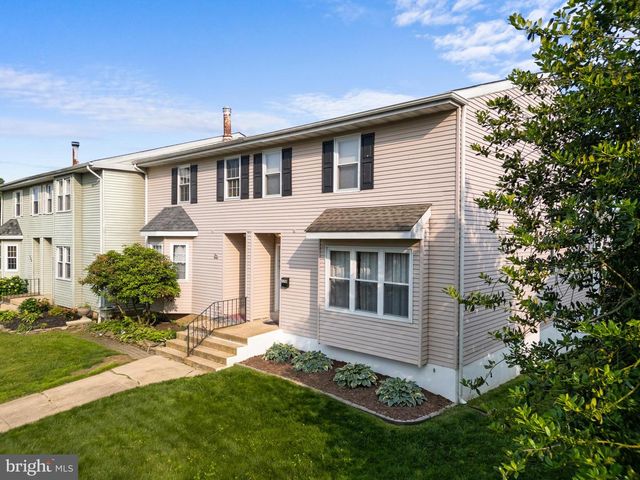 128 E GREEN VALLEY CIR, Newark, DE 19711