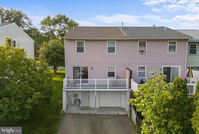 128 E GREEN VALLEY CIR, Newark, DE 19711