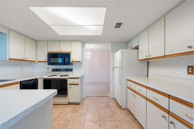 11223 SW 64TH COURT, Ocala, FL 34476