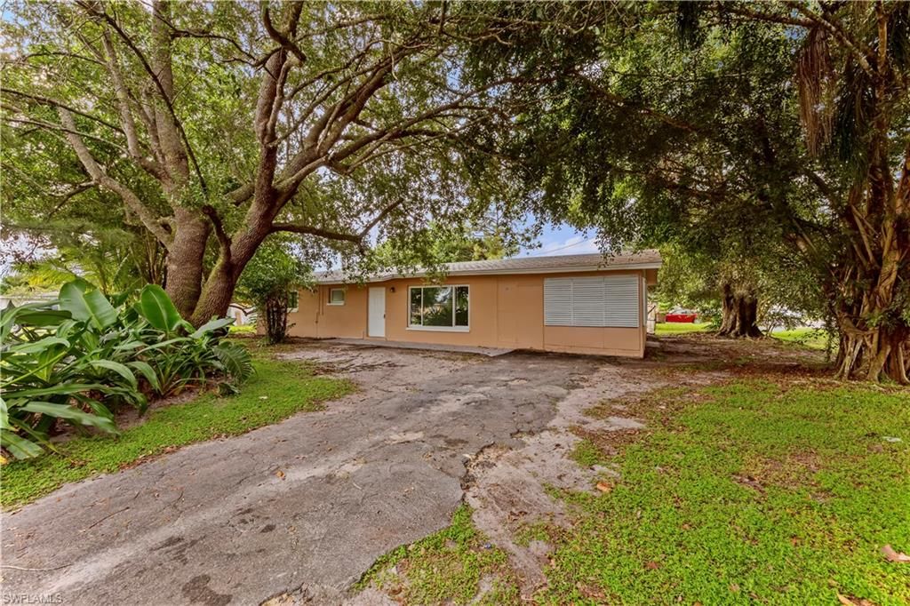 206 Leeland Heights BLVD W, Lehigh Acres, FL 33936