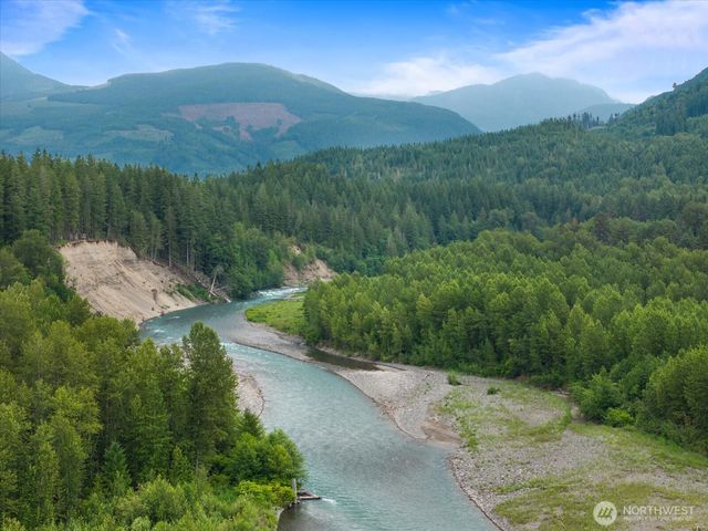 92 1 Goldrush Road, Deming, WA 98244