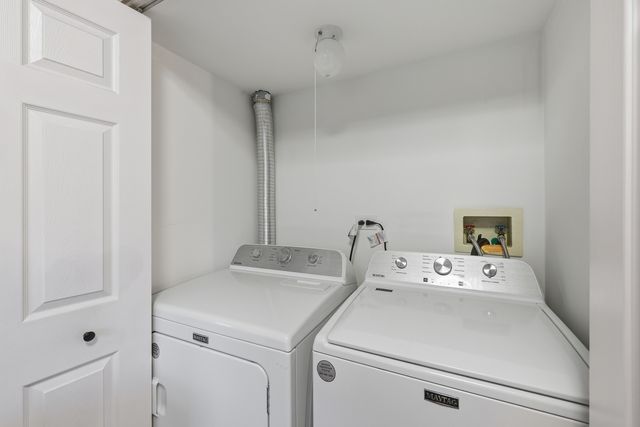 1880 Gleneagle Circle, Elgin, IL 60123