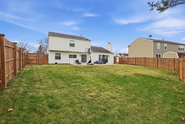 1880 Gleneagle Circle, Elgin, IL 60123