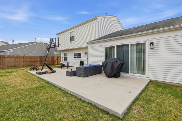 1880 Gleneagle Circle, Elgin, IL 60123