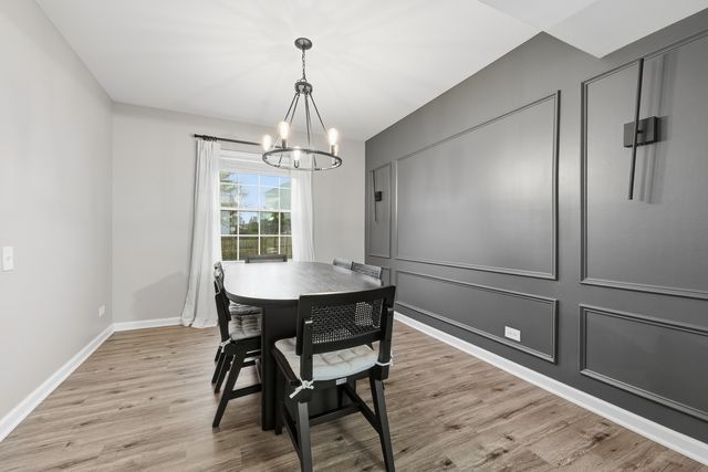 1880 Gleneagle Circle, Elgin, IL 60123