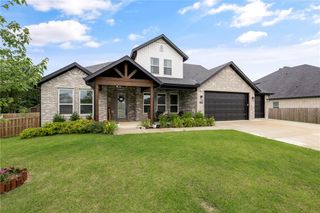 320 Bequette Lane, Centerton, AR 72719