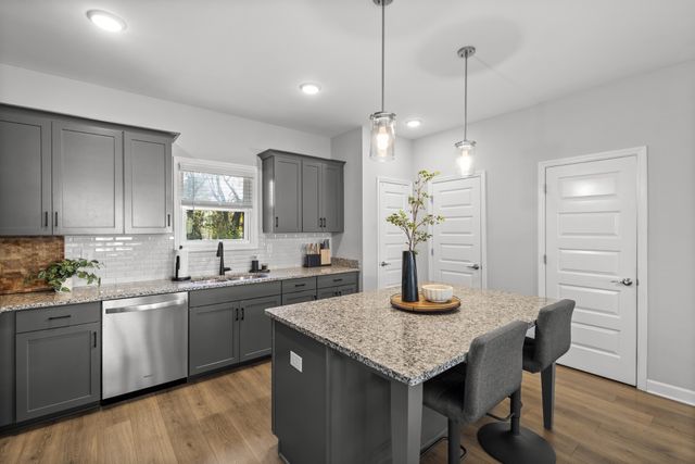 614 Parkvue Place Dr, Nashville, TN 37221