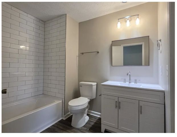 301 Hickory Pl, Nashville, TN 37214