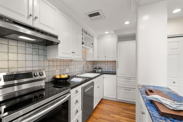 150 Appleton St 2-C, Boston, MA 02116