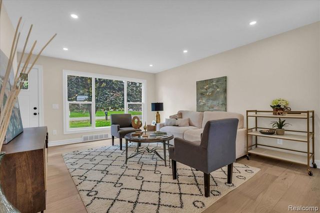 27853 Johnson Road, Grosse Ile, MI 48138