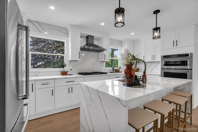 27853 Johnson Road, Grosse Ile, MI 48138