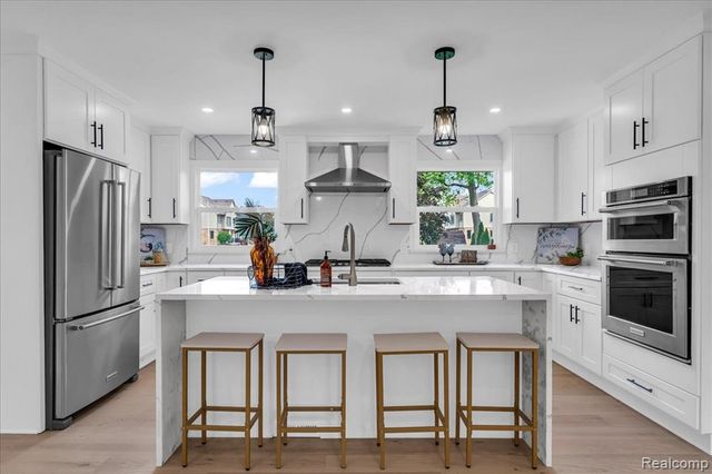 27853 Johnson Road, Grosse Ile, MI 48138