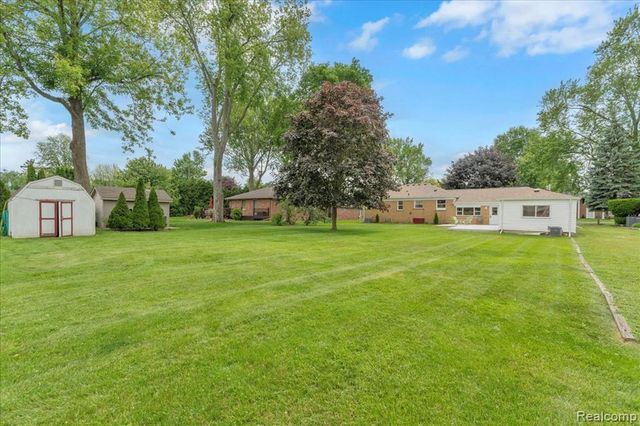 27853 Johnson Road, Grosse Ile, MI 48138