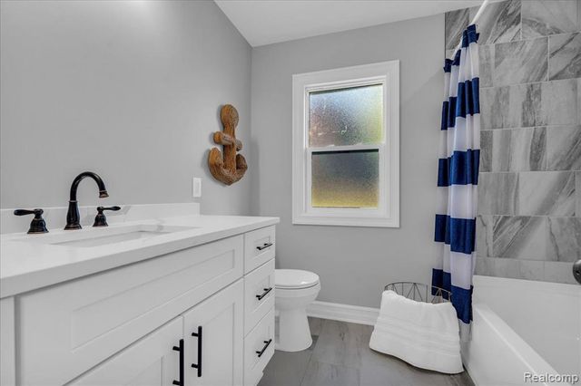 27853 Johnson Road, Grosse Ile, MI 48138