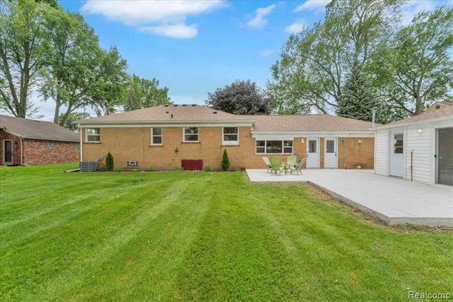 27853 Johnson Road, Grosse Ile, MI 48138
