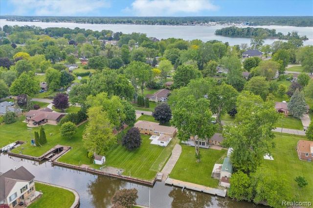 27853 Johnson Road, Grosse Ile, MI 48138