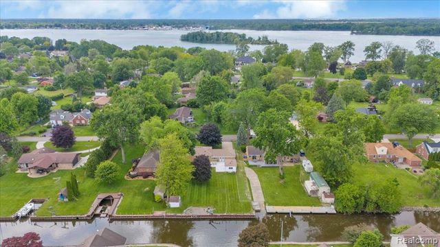 27853 Johnson Road, Grosse Ile, MI 48138