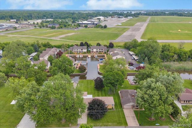 27853 Johnson Road, Grosse Ile, MI 48138