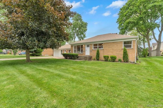 27853 Johnson Road, Grosse Ile, MI 48138