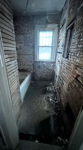 9539 Beechwood St Street, Detroit, MI 48204