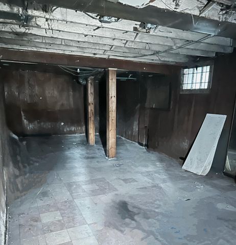 9539 Beechwood St Street, Detroit, MI 48204