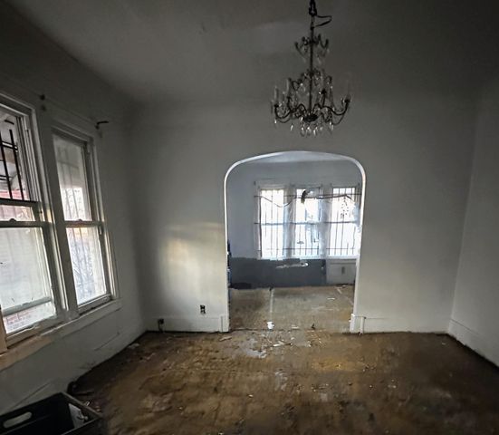 9539 Beechwood St Street, Detroit, MI 48204