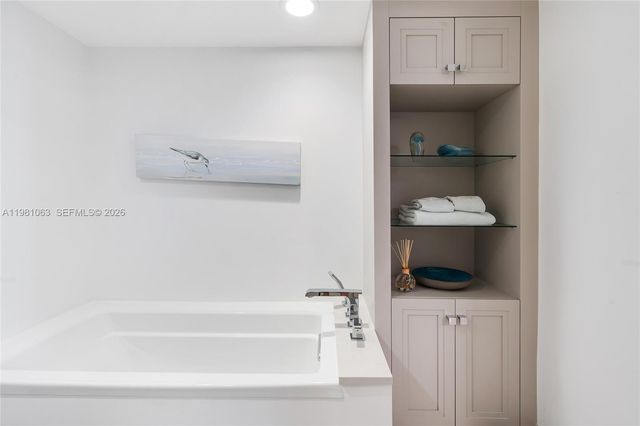 19670 Beach Rd A404, Tequesta, FL 33469