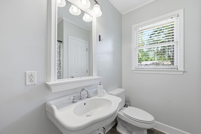 521 Center Street, Walterboro, SC 29488